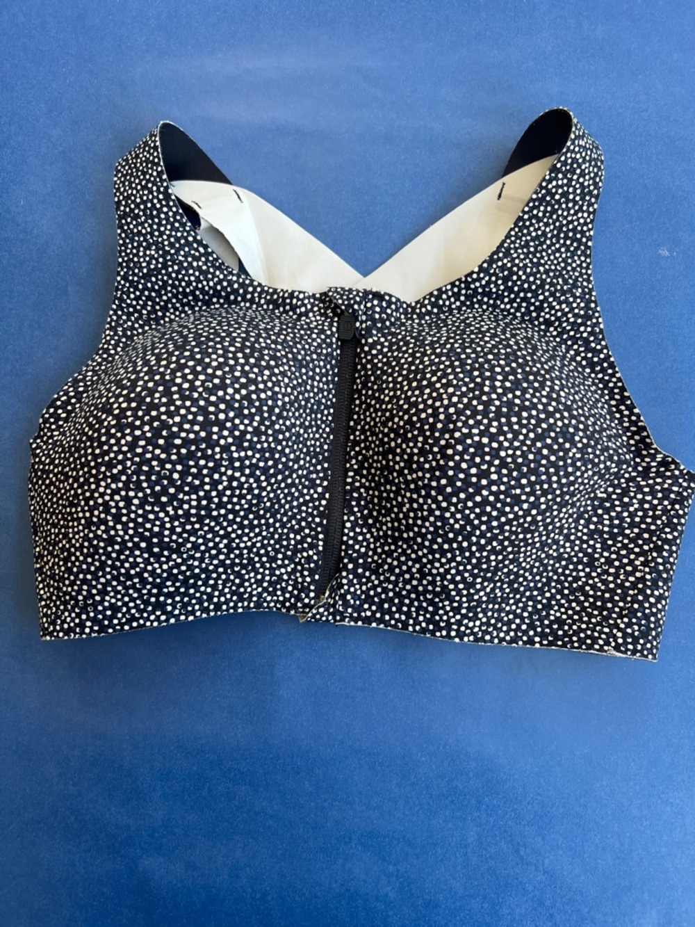 lululemon Dotted Front-Zip Sports Bra black, White, Blue EUC 34D